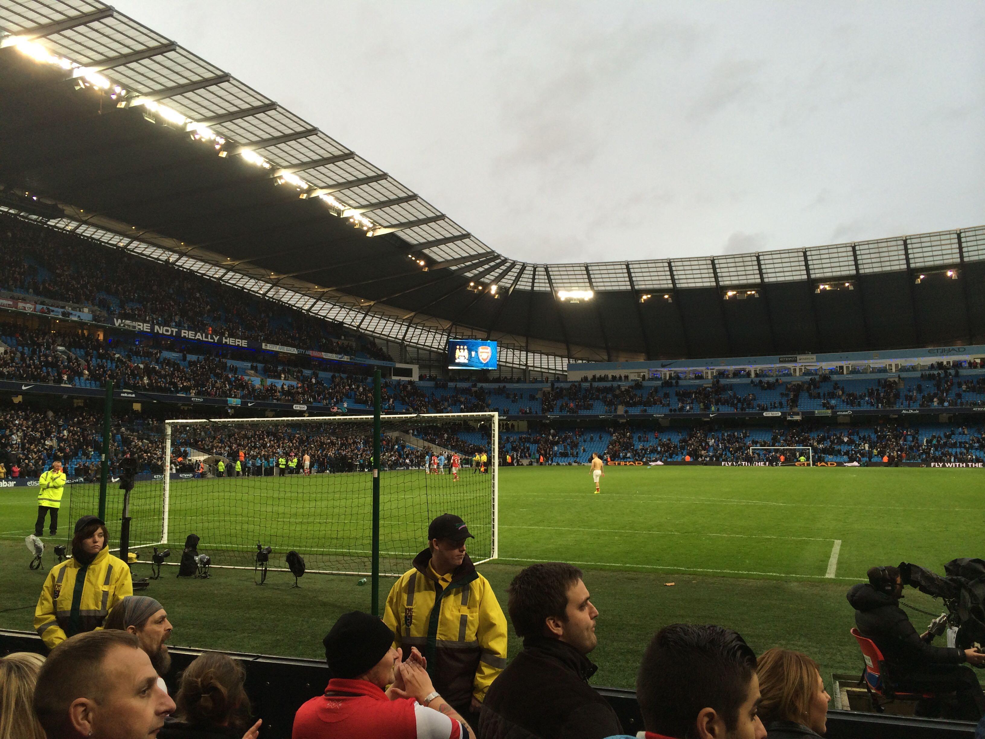 通过与彪马 通过与彪马